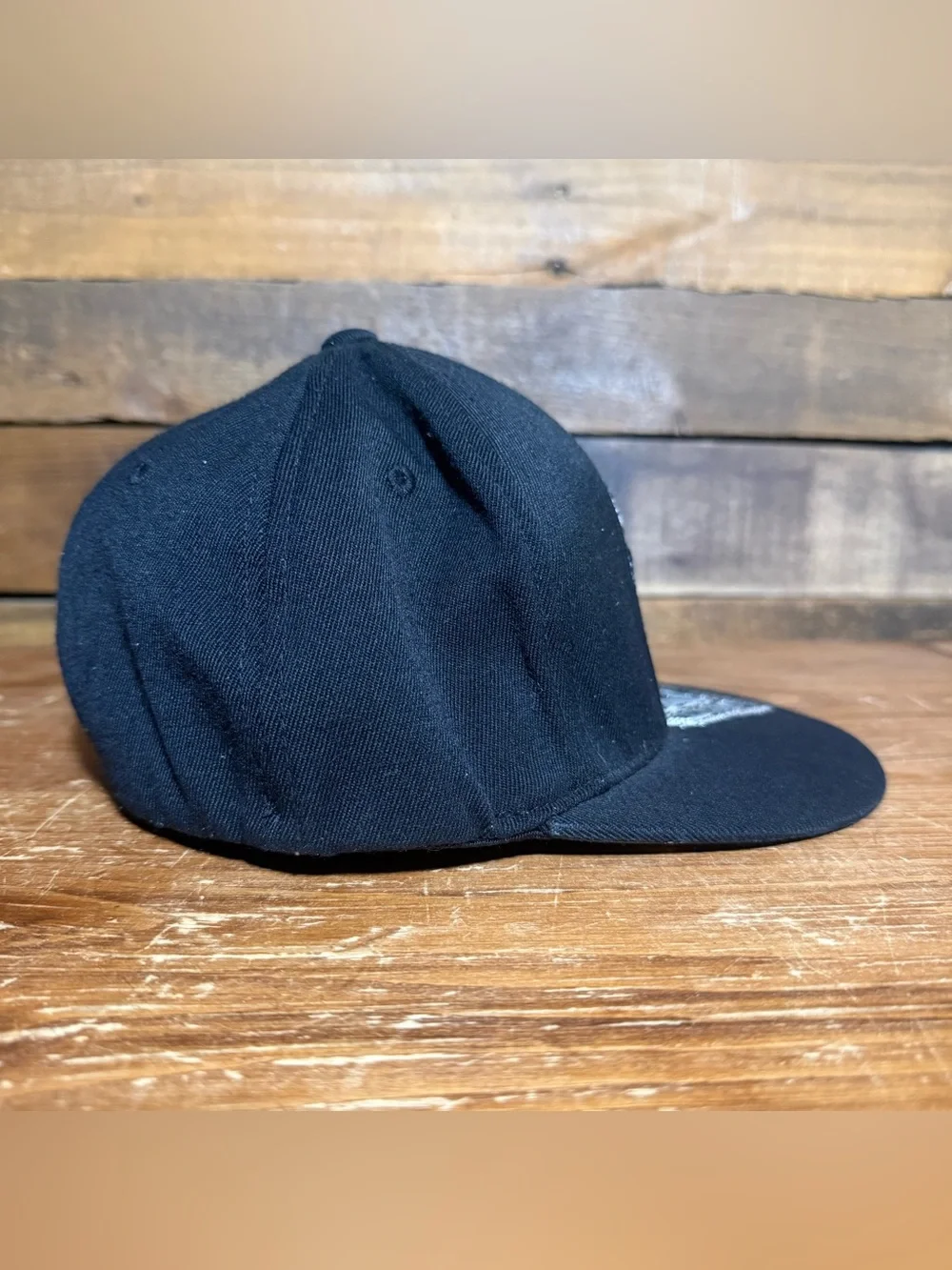 Metal Mulisha Black Flexfit Stretch Fit‎ Size Youth Hat Embroidered Skull Logo